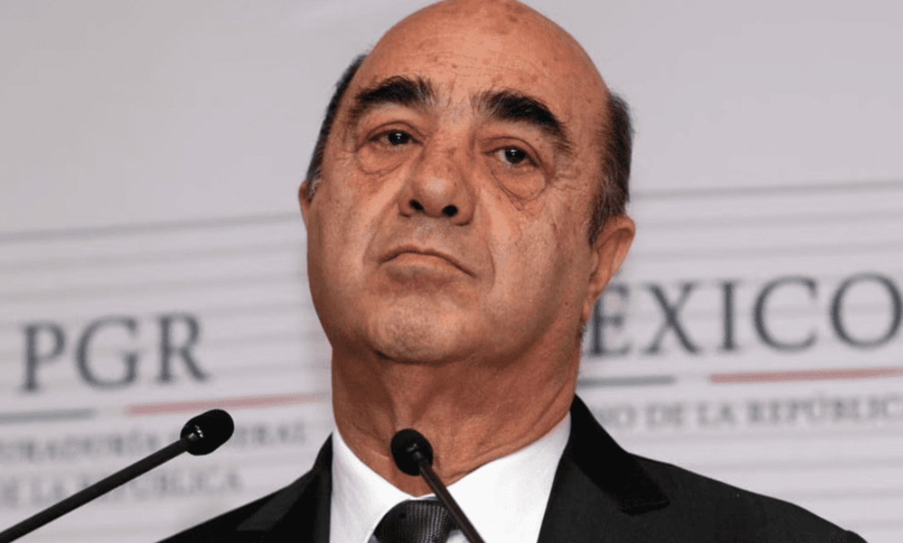 Murillo Karam es trasladado a su casa para cumplir prisión domiciliaria